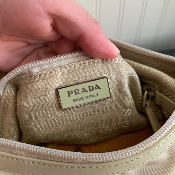 Prada Hobo bag😘 - Picture 13 of 14
